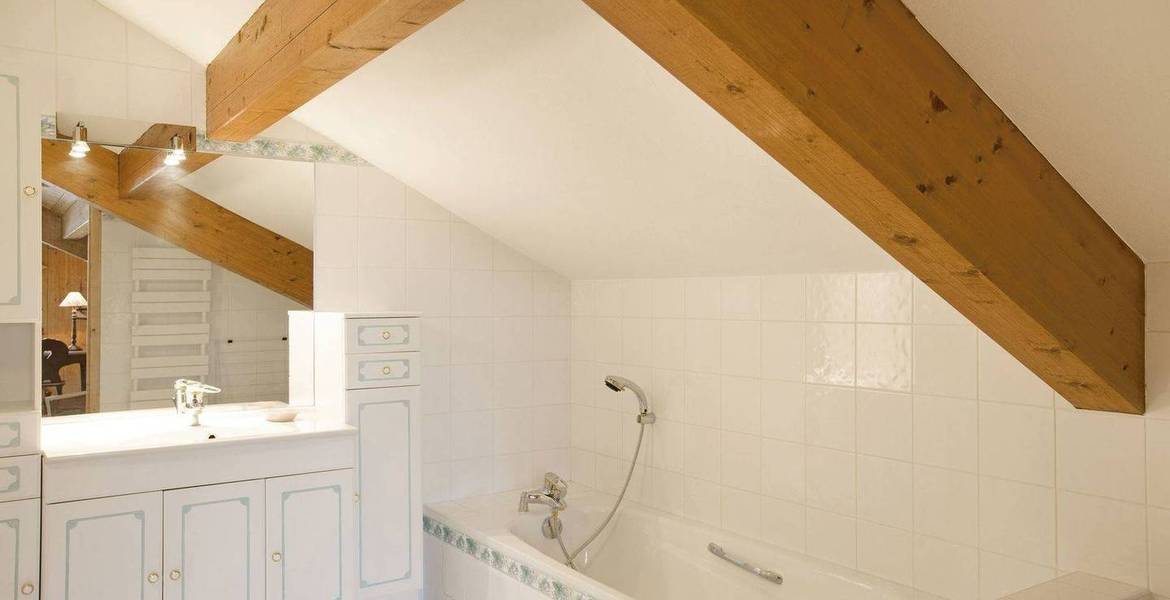 Spacious and stylish Courchevel apartment for rent 