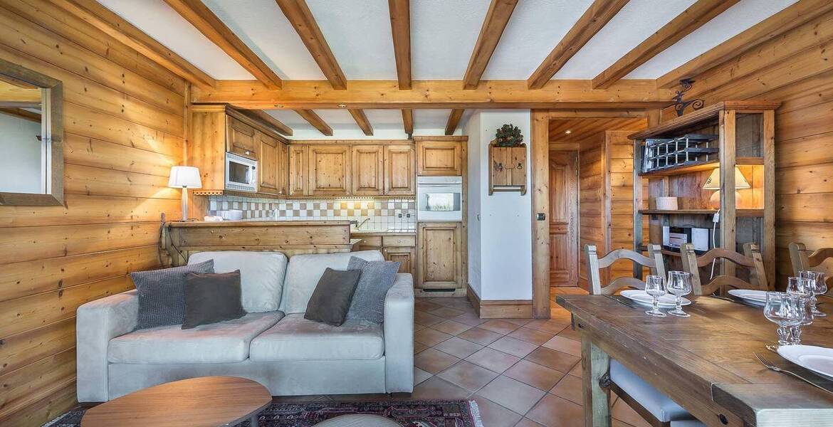 Alpine-style apartment located in a residence in Pralong