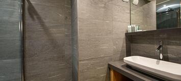 This apartment is in the heart of Meribel, Méribel Station