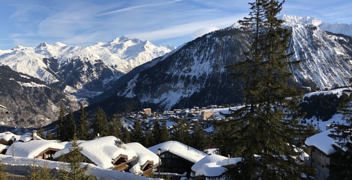 A warm, bright and cozy apartment in the heart of Courchevel