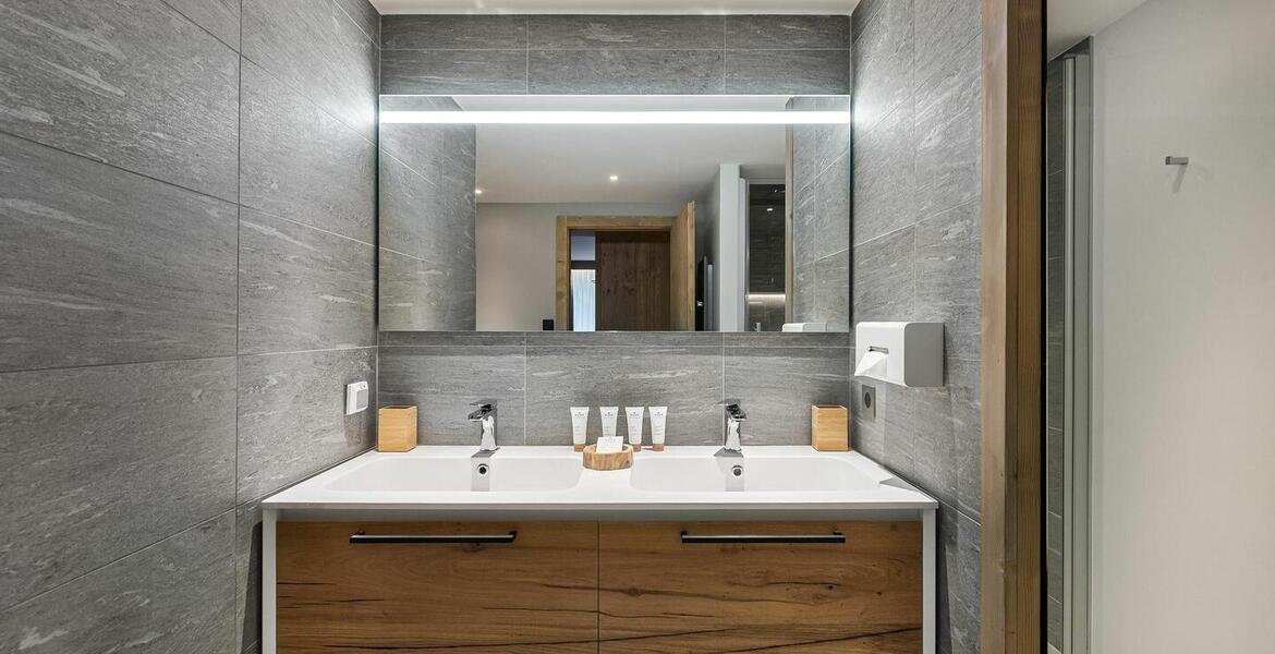 This is a magnificent apartment located in Courchevel 1550 