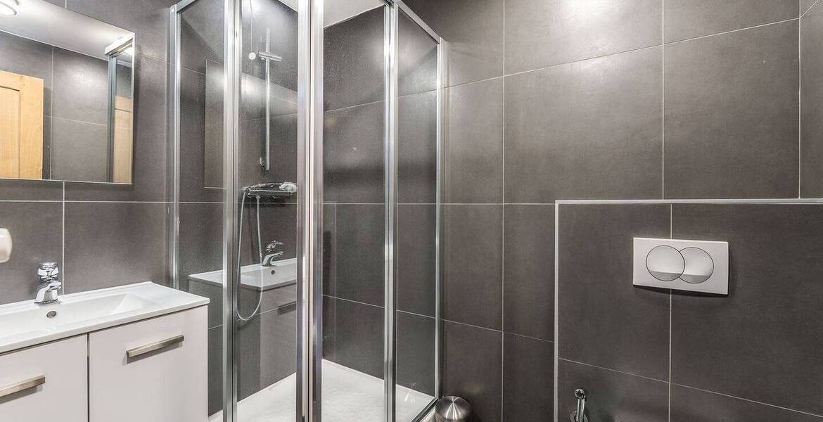 Located on the sixth floor apartment in Courchevel 1650 