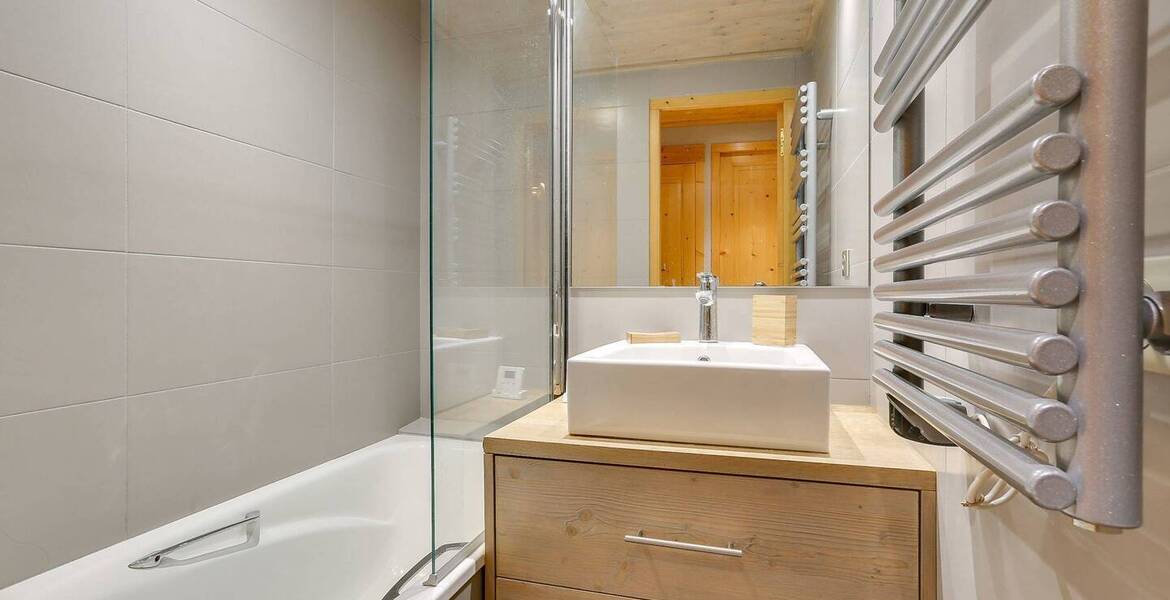 A contemporary apartment about 5 minutes from Méribel 