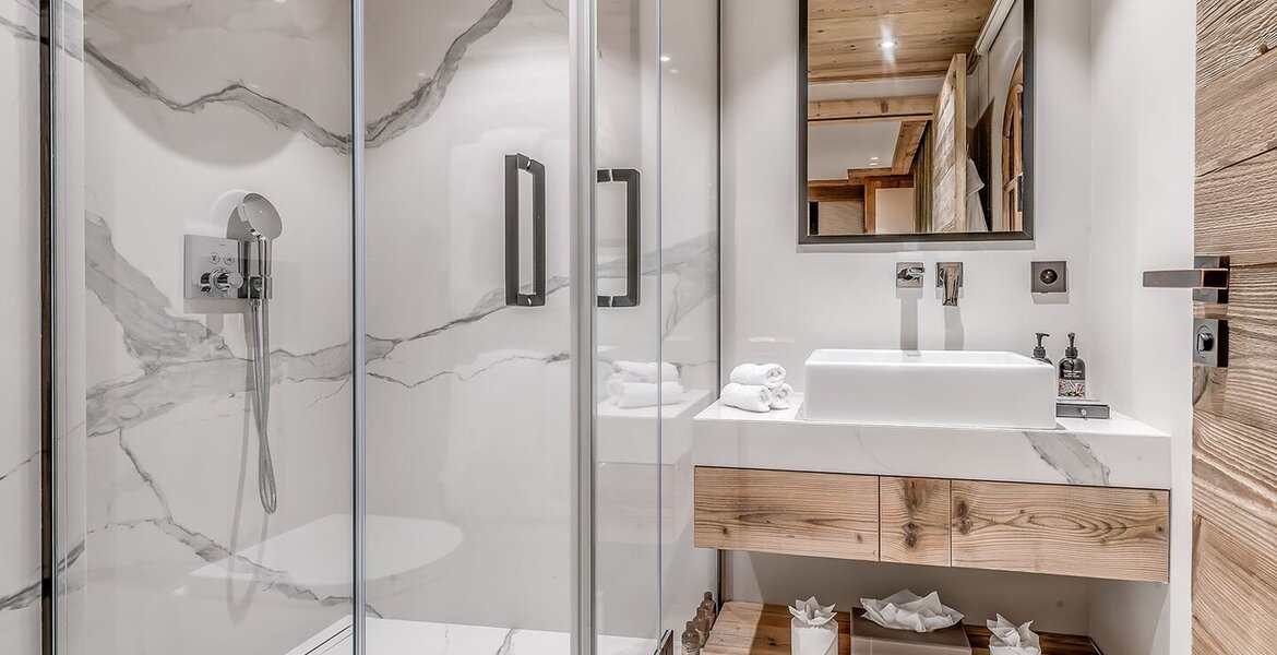 Newly renovated chalet for rent in Courchevel 1850 with 400m