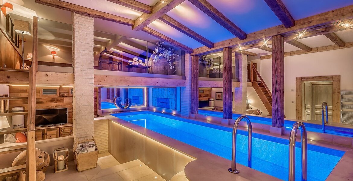 Newly renovated chalet for rent in Courchevel 1850 with 400m
