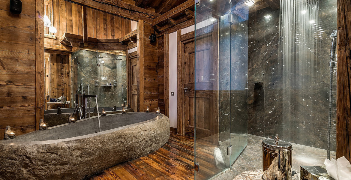 Chalet for rent in Val d’Isère with 1000 sqm with 6 bedrooms