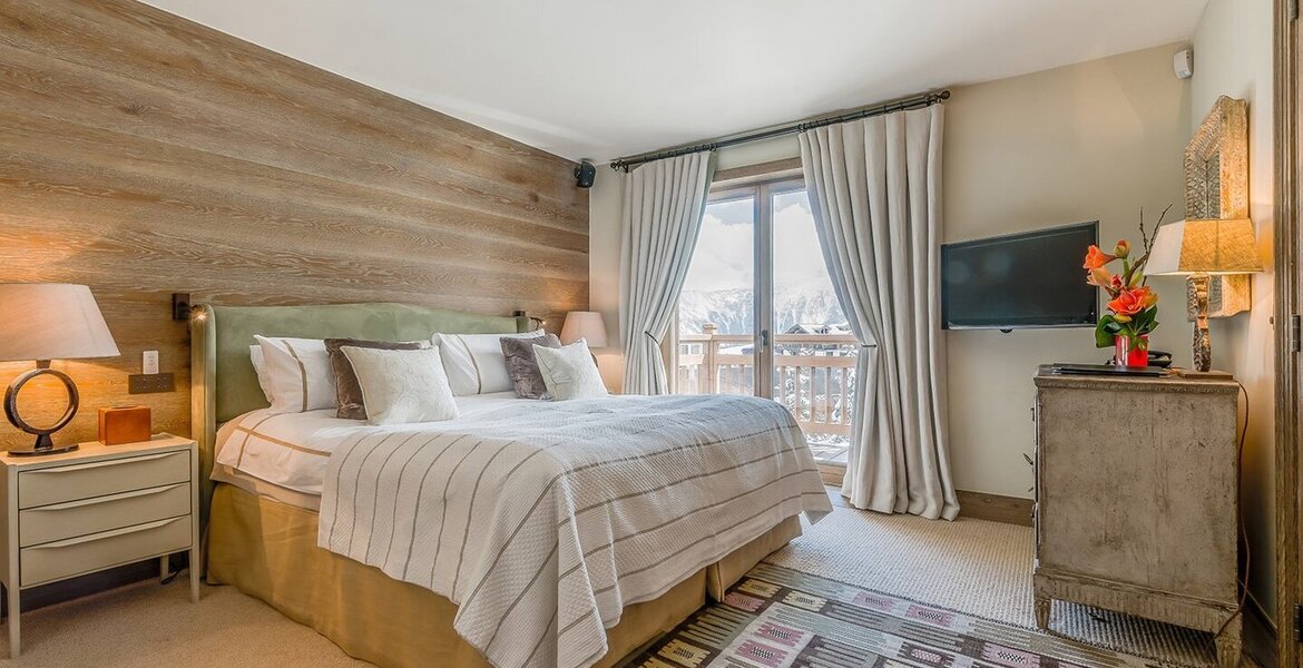 This is a stunning luxury chalet situated in Courchevel 1850