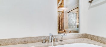 This duplex for rent with 5 bedrooms in Val d’Isere for rent