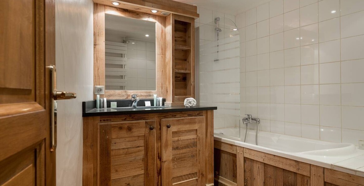 Ski-in/Ski-out Apartment in Courchevel 1850