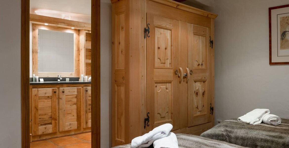 Ski-in/Ski-out Apartment in Courchevel 1850