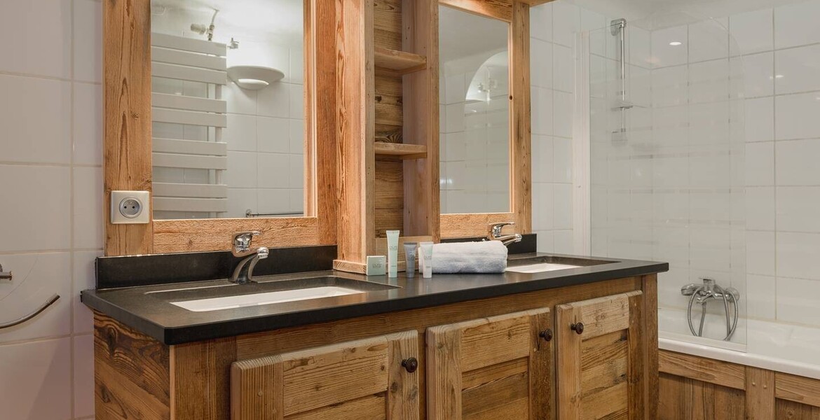 Ski-in/Ski-out Apartment in Courchevel 1850