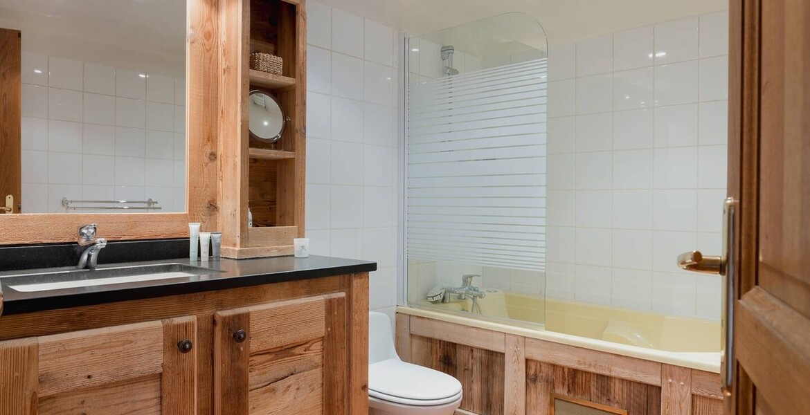 Ski-in/Ski-out Apartment in Courchevel 1850