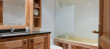 Ski-in/Ski-out Apartment in Courchevel 1850