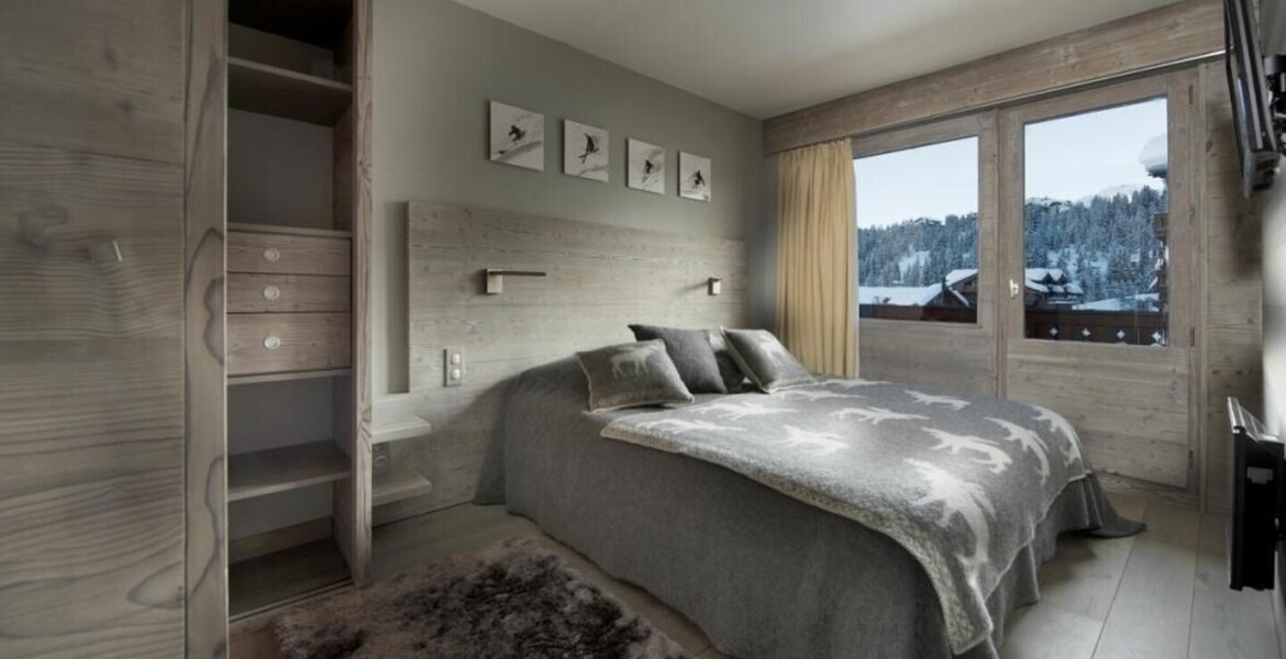 Ski-in/Ski-out Apartment in Courchevel 1850
