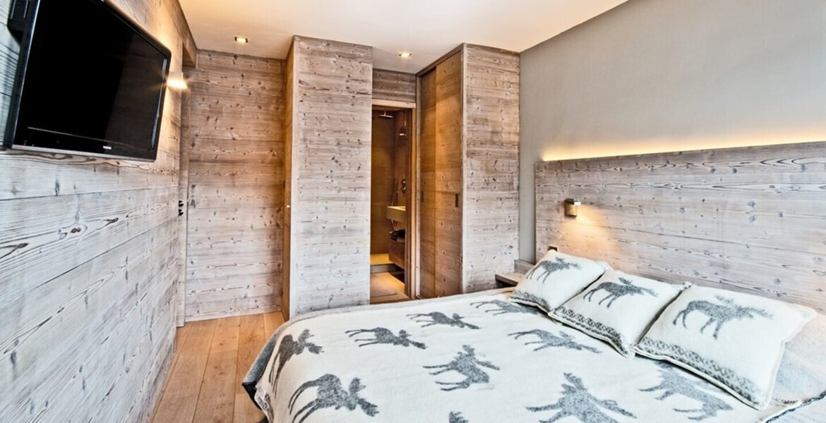 Ski-in/Ski-out Apartment in Courchevel 1850
