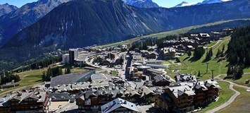 Ski-in/Ski-out Apartment in Courchevel 1850