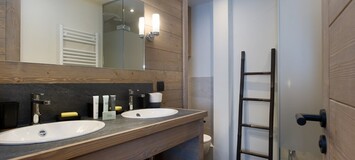 This apartment for rental is located in the Chenus district
