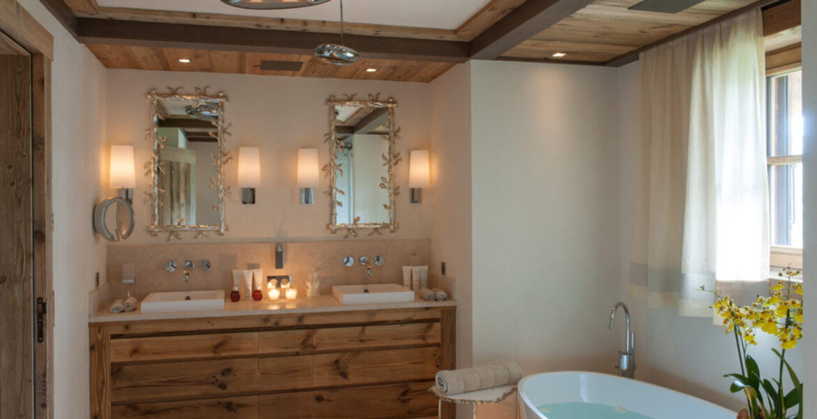 Chalet for rent in Plantret, Courchevel with 890 sqm 