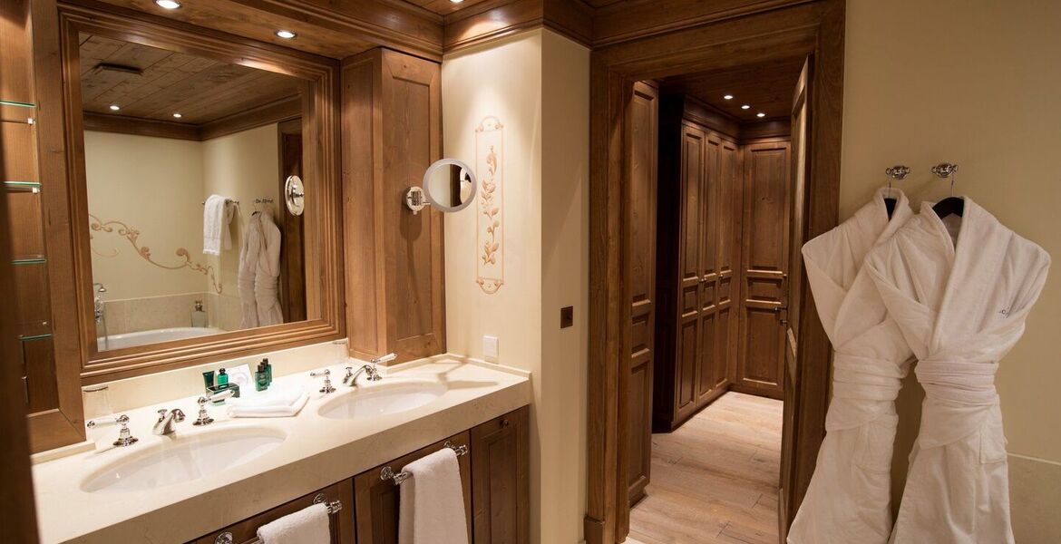 Chalet in the Heart of Courchevel 1850 
