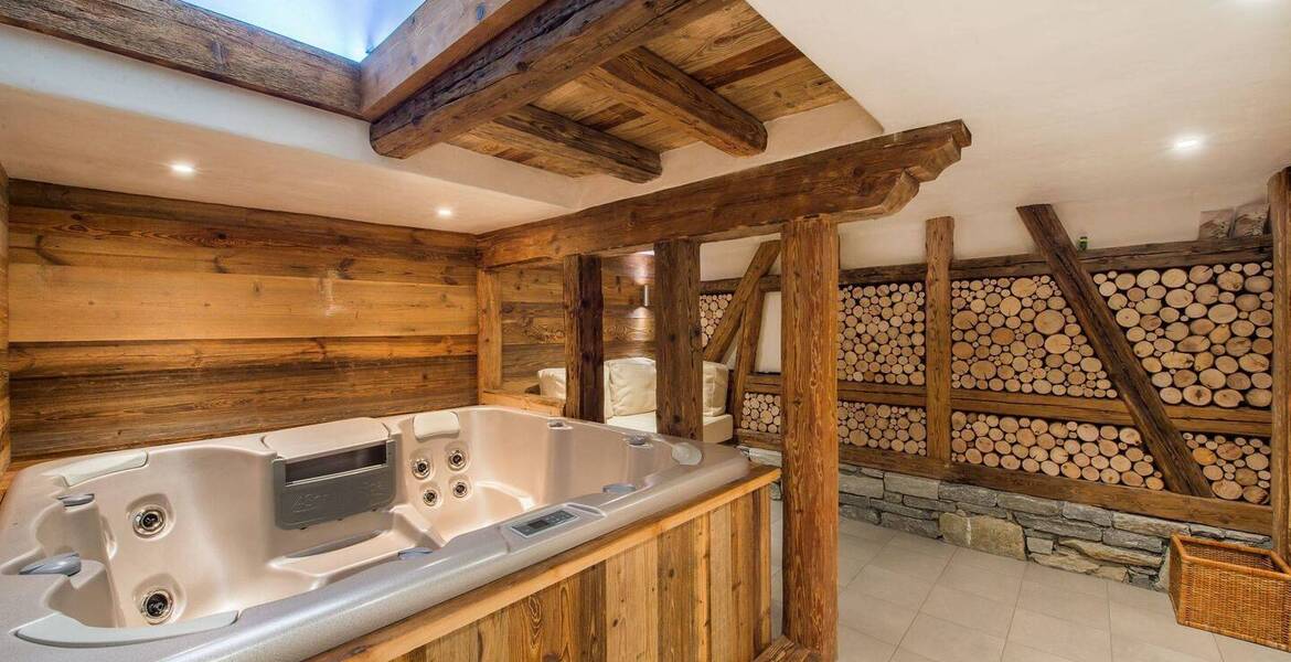 Chalet for rent in Meribel with 236 sqm and 5 bedrooms
