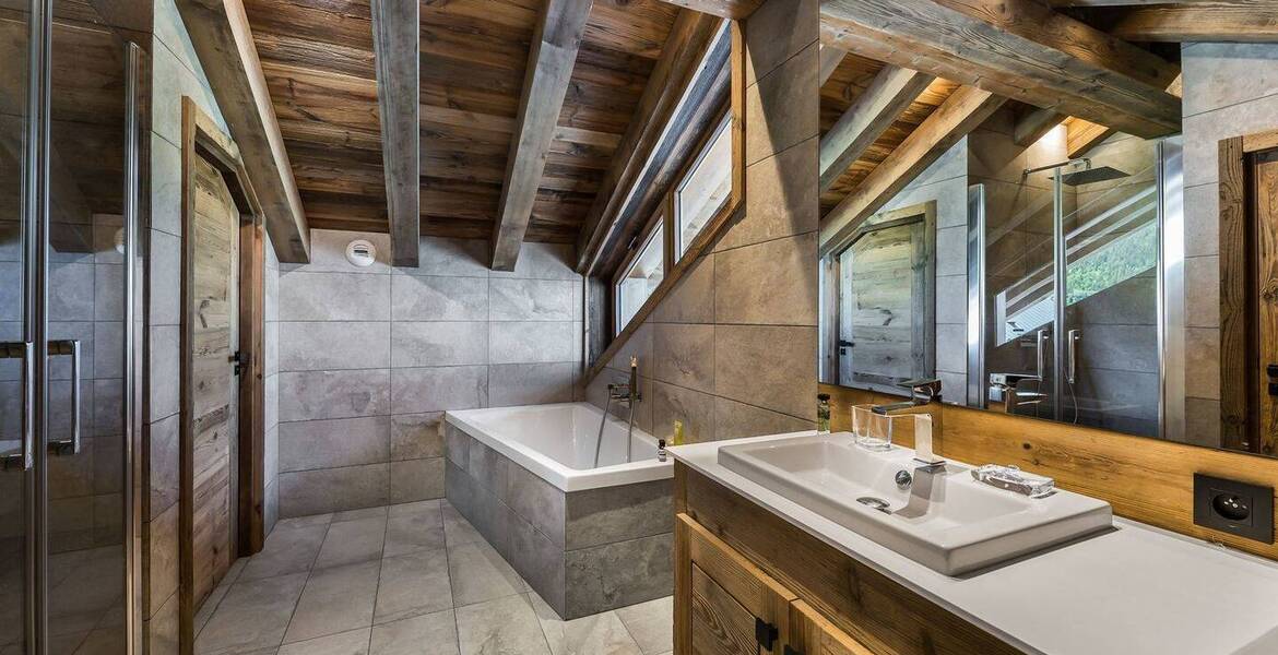Chalet in Meribel Village with 222 sqm and 5 bedrooms 