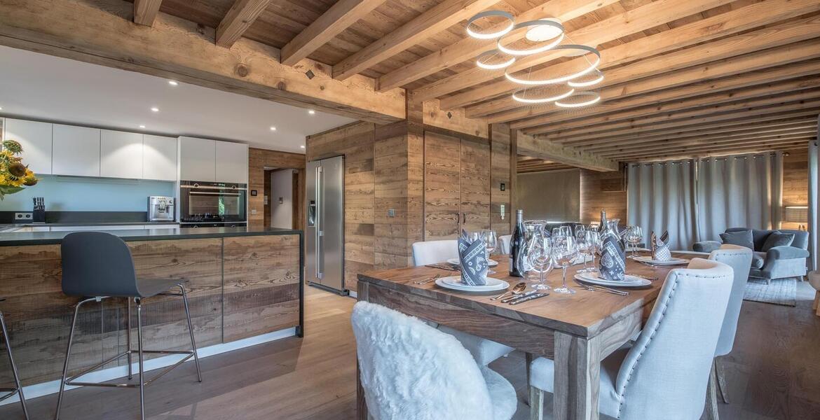 Chalet for rent in Meribel Station with 420 sqm and 5 beds.
