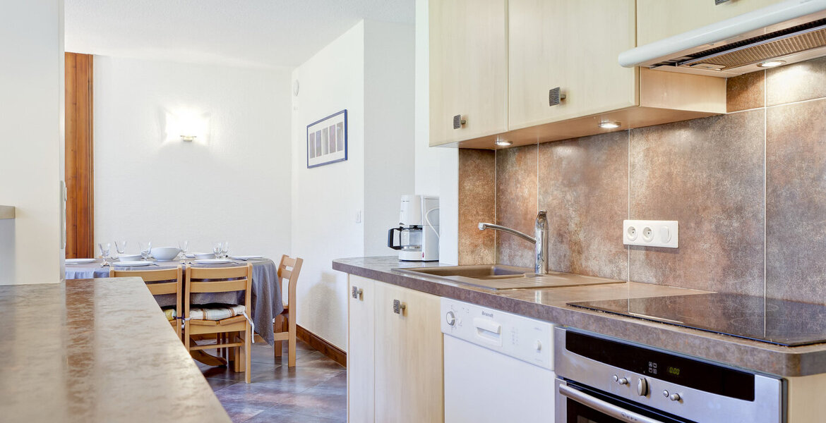 Spacious apartment in La Tania, Courchevel for rent with 63 