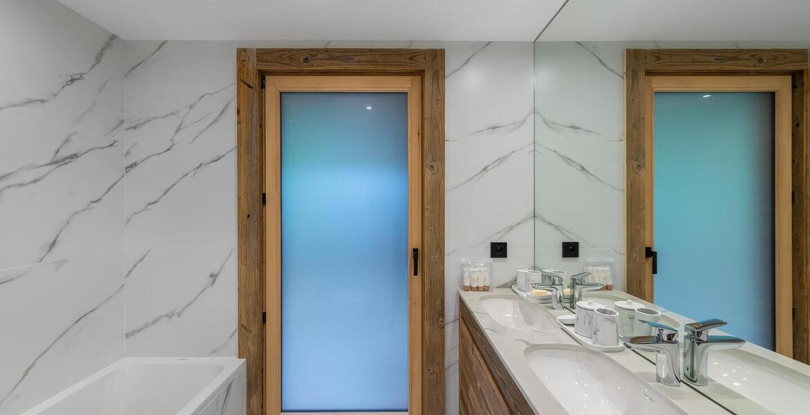 Chalet for rent in La Tania, Courchevel with 5 bedrooms 