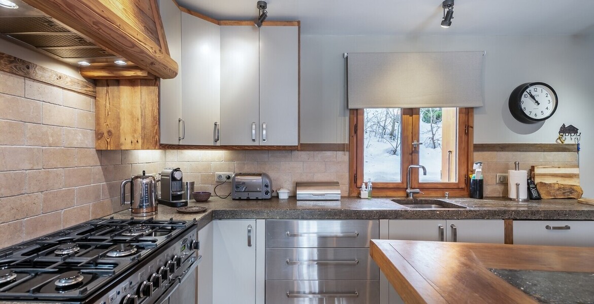 Superb chalet in Courchevel with 220 sqm and large garden