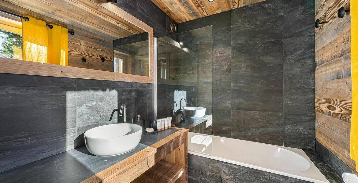 Chalet Meribel with 400 sqm and 5 bedrooms