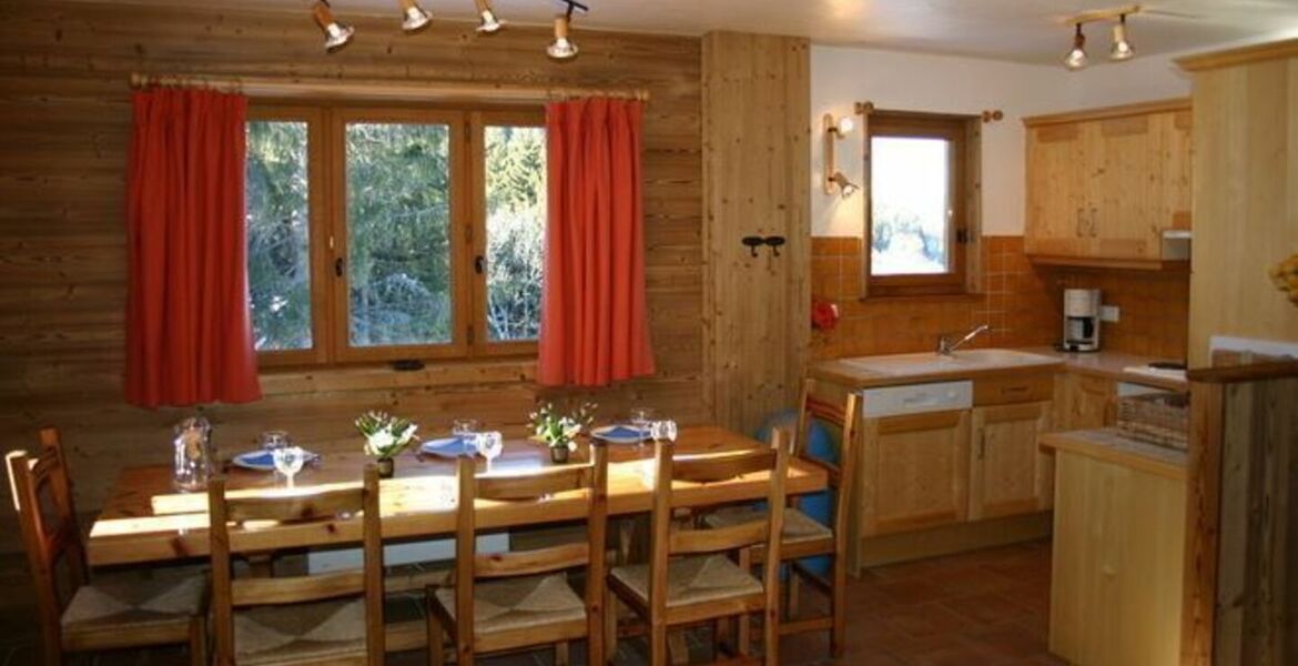 Vacation Chalet for 20 People in the Heart of Les 3 Vallées