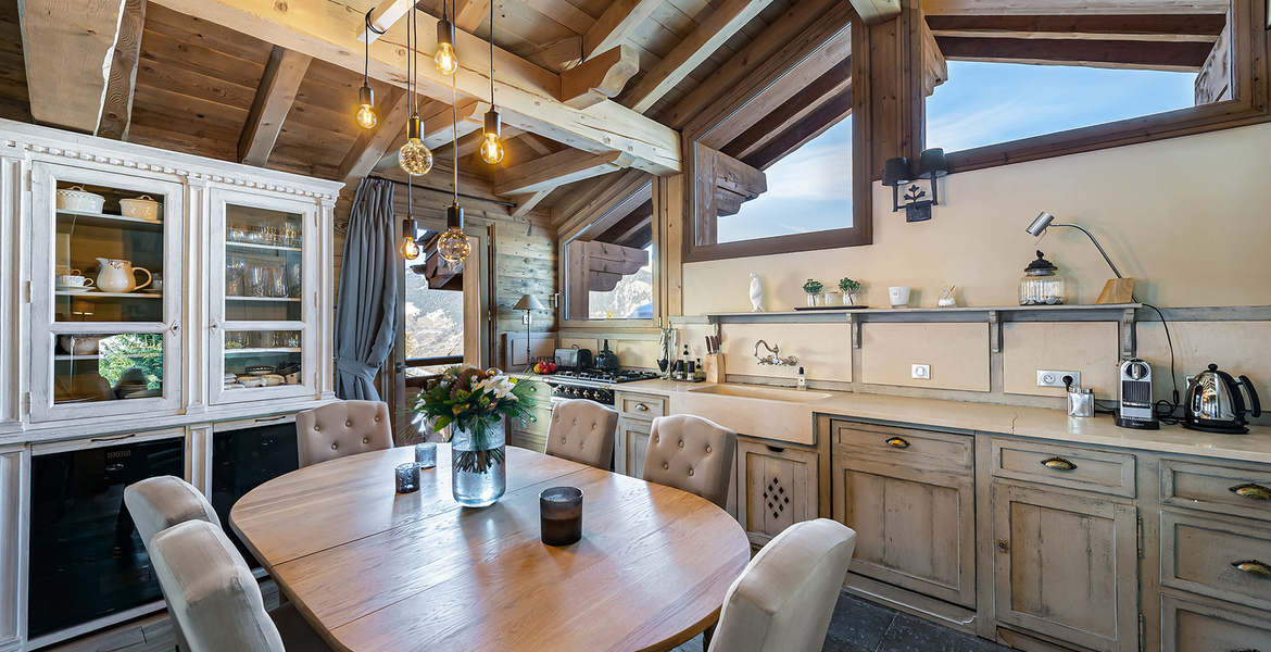 Discover this 5-bedroom apartment with spa, in Courchevel