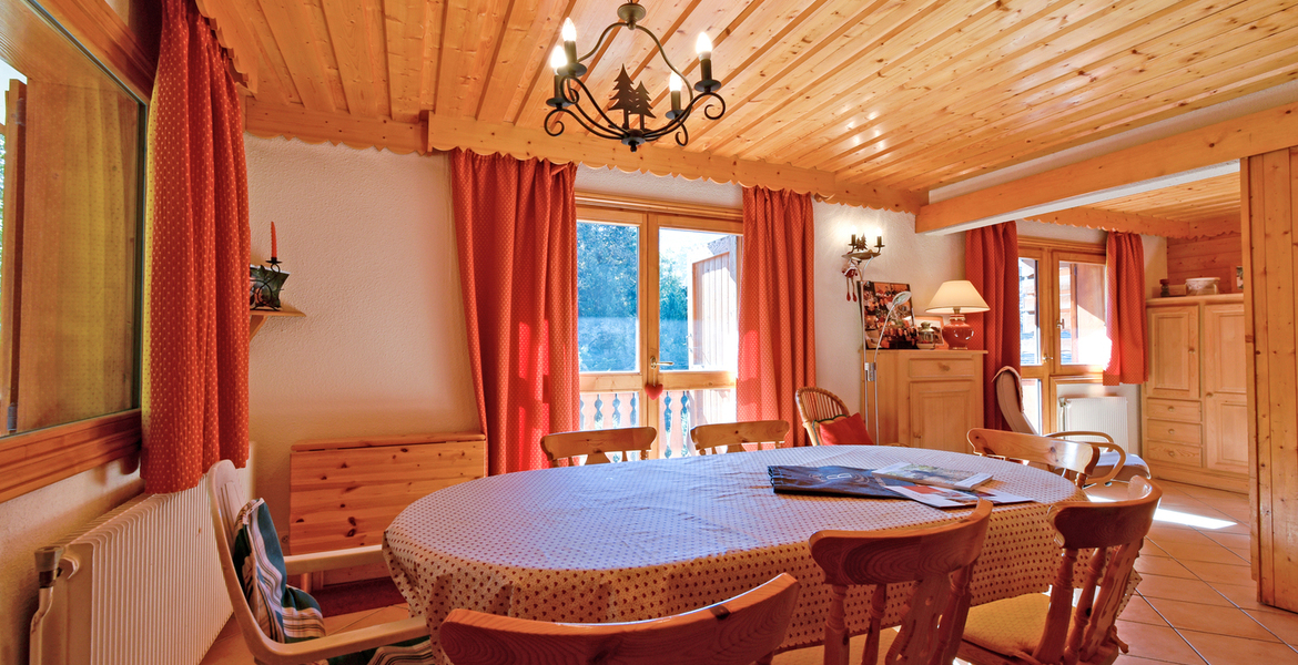 Charming 70 m² flat located in the Plateau district.
