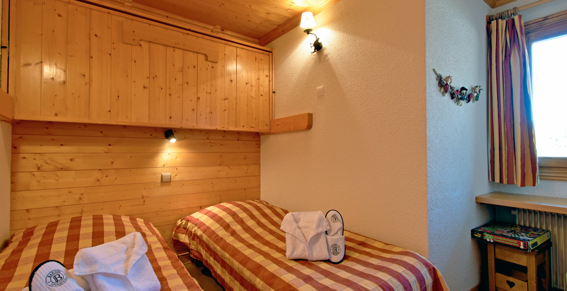 Charming 70 m² flat located in the Plateau district.