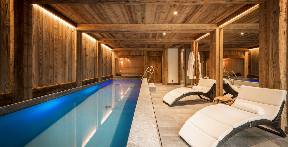 Overlooking Val d'Isère from a privileged position 