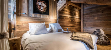 Located just a 2 minute walk from the Croisette, you can't h