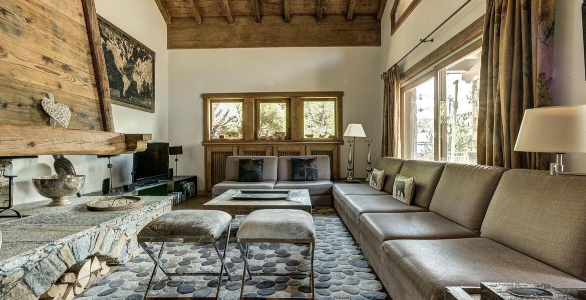 Chalet, the name meaning 'peaceful paradise', is located a f
