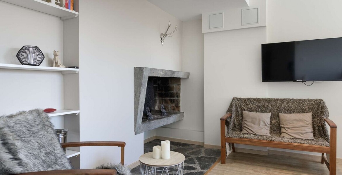Modern decoration and a beautiful view in Chenus