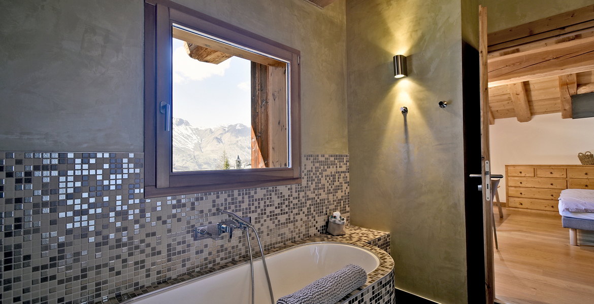 With an uninterrupted view of the mountains, this prestigiou