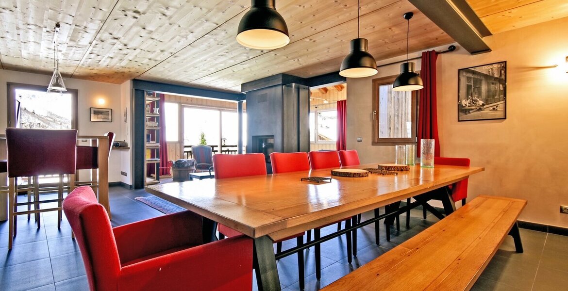With an uninterrupted view of the mountains, this prestigiou