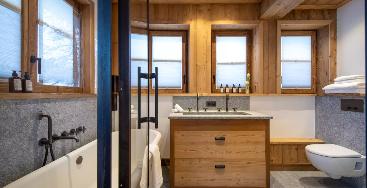 If you're looking for a chic getaway in the French Alps, loo