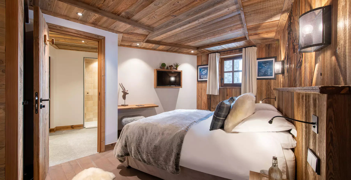 10 travellers - 4 bedrooms - 4 bathrooms - 130 sq m  The per