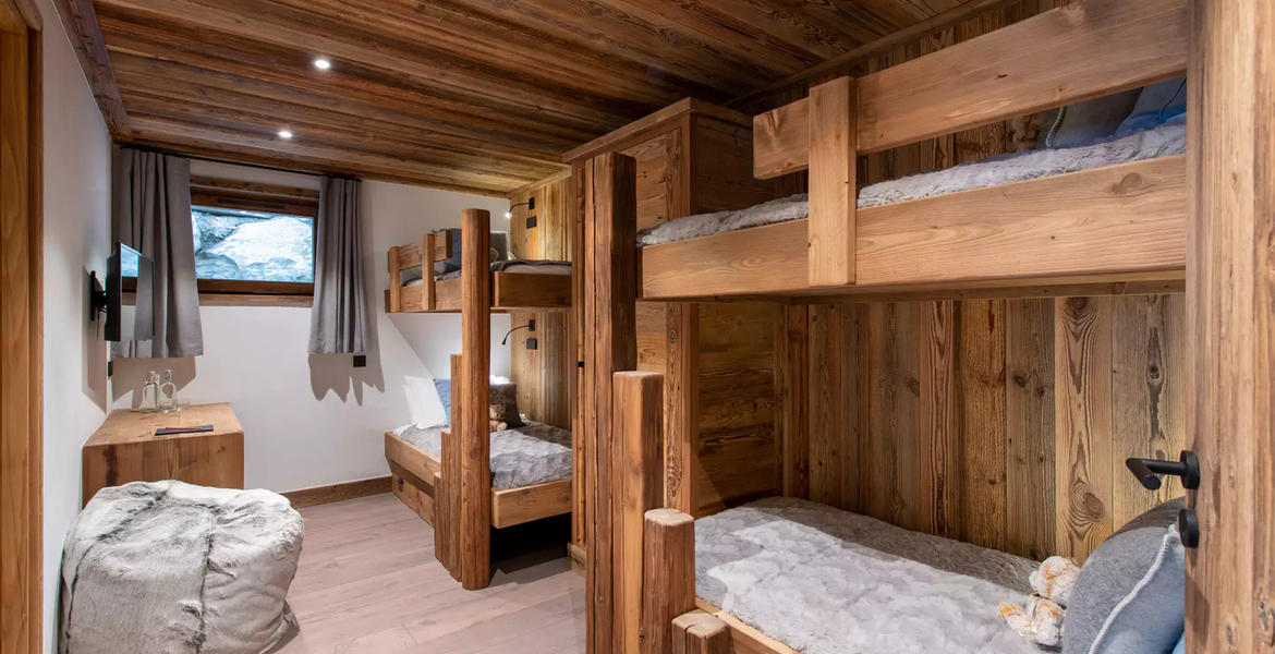 10 travellers - 4 bedrooms - 4 bathrooms - 130 sq m  The per