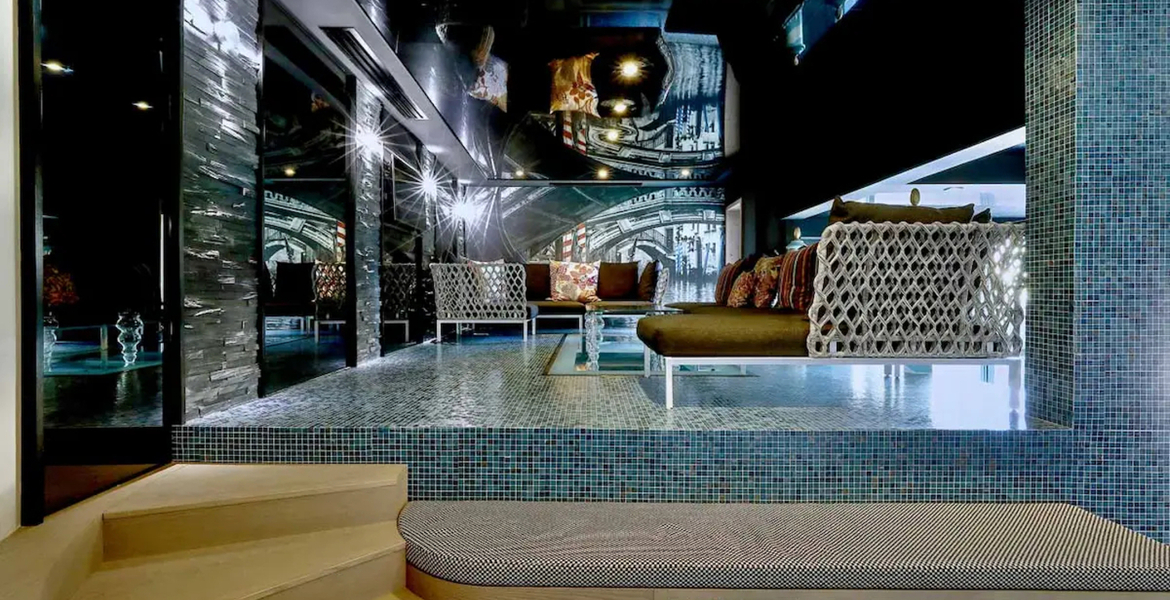 Chalet  has an ideal location the central Courchevel 1650