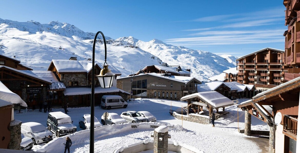 Flat Val Thorens - 10 people  Sleeps 10 people 5 bedrooms 7 