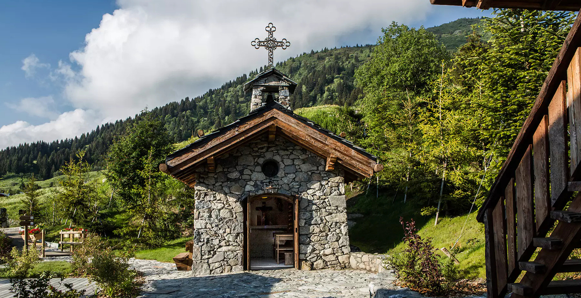 Chalet Méribel, French Alps, France 14 guests · 6 bedrooms ·