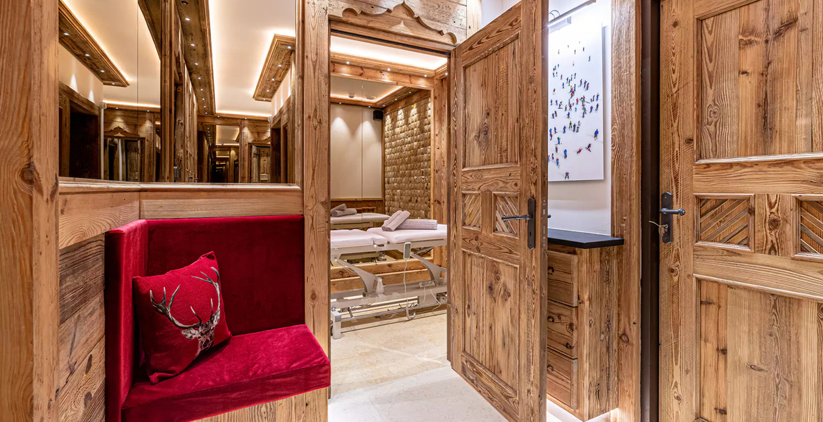 Chalet  Courchevel 1850 French Alps, 12 guests 