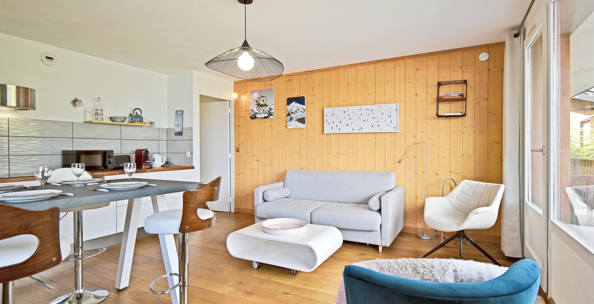 Charming renovated flat ideally located in Morel