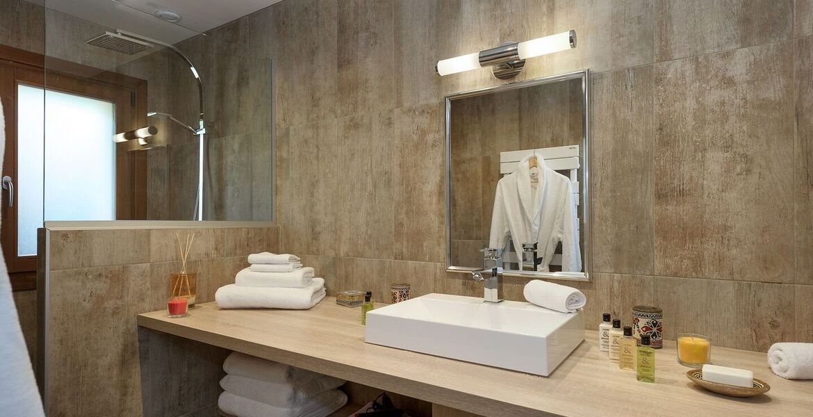 Luxury Chalet in Meribel with Hot Tub - Lodge Mussillon