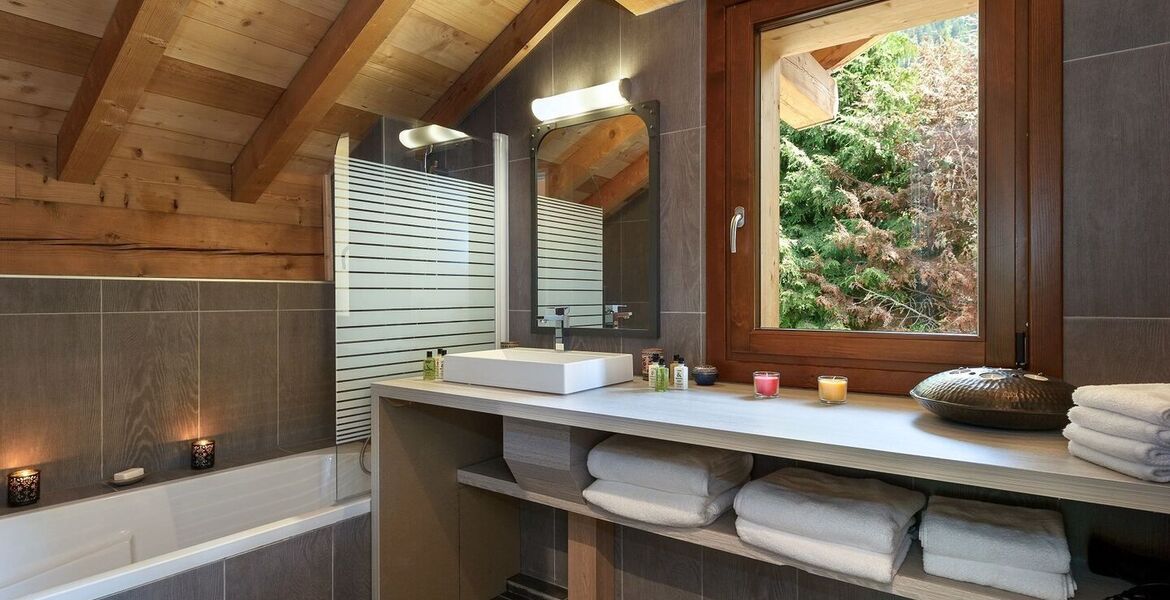 Luxury Chalet in Meribel with Hot Tub - Lodge Mussillon